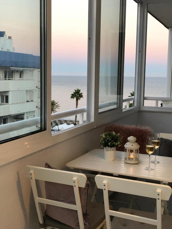 Victoria Luxury Beachfront Apartment In Benalmadena Costa Exterior photo